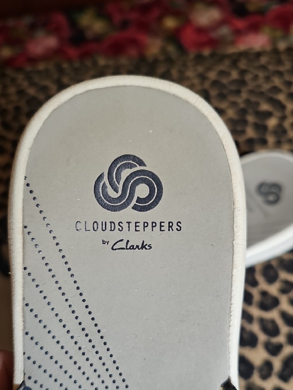 Cloudsteppers by Clarks Navy and White Thong Sandals - Picture 2 of 7